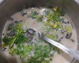 A picture of step 2 of Mushroom and Dil soup.