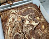 Foto langkah ke 8 dari resep Marble Cream Cheese Brownie.
