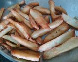 A picture of step 6 of Kanda Arbi fry/onion colocasia fry.