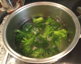 Foto del paso 2 de la receta: Gazpachuelo malagueño con brócoli y patatas