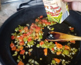 Foto del paso 3 de la receta: Macarrones con verduras, tomate y atún en conserva