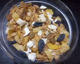 A picture of step 1 of Muesli & nuts choco hearts.