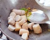 A picture of step 5 of Crispy Arbi masala.