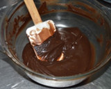 Foto del paso 2 de la receta: Bizcocho de remolacha y chocolate sobre culis de frambuesas