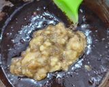 Foto langkah ke 3 dari resep Banana Brownies.