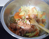 Foto del paso 8 de la receta: Sopa de fideos de arroz y salmón