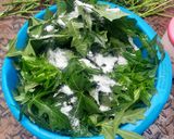 Foto langkah ke 1 dari resep Oseng Daun Pepaya Jepang Pindang Tongkol.