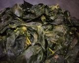Foto langkah ke 1 dari resep Gulai Daun Singkong Khas Padang.