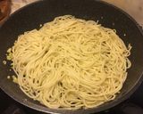 Hình bước làm 6 của món Mì udon xào cải bó xôi