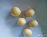 Foto langkah ke 3 dari resep Thumbprint cookies strawberry.