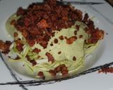 Foto del paso 5 de la receta: Spaghetti de calabacín al pesto con migas de tomate