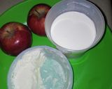 A picture of step 3 of Apple milk shake.