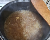Barnasörös hagymakrémleves recept fázis 3 fotója