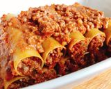 Hình bước làm 2 của món Mì Ống Cannelloni Nhồi Sốt Bò Bằm Bolognese Phủ Phô Mai Đút Lò