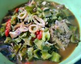 Foto langkah ke 4 dari resep Tumis kecipir cumi pedas nikmat.