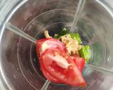 A picture of step 1 of Peanut Coriander Chutney.