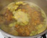 Foto del paso 1 de la receta: Fideos con verduras, queso y huevo duro