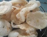 Foto langkah ke 4 dari resep Kerupuk Nasi.