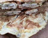 A picture of step 4 of Omelette sandwhich.