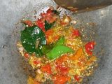 Ayam suwir pedas
