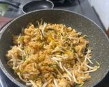 Foto langkah ke 4 dari resep Nasi Goreng Tomyum Ala Fe.
