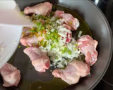 Foto del paso 1 de la receta: Arroz integral con pollo y langostinos