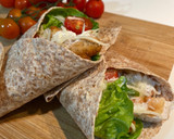 Foto del paso 3 de la receta: Wrap de pollo crujiente con salsa césar 🌯