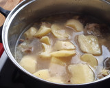 Foto del paso 4 de la receta: Guiso de caballa con patatas y alcachofas