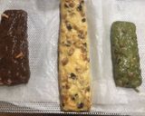 Hình bước làm 3 của món Biscotti sắc màu đón Tết
