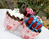 A picture of step 8 of Drips cupcakes.