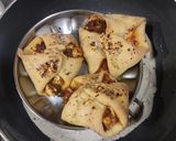 A picture of step 13 of Paneer Zingy Pockets.
