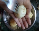 A picture of step 1 of Potato lollipops.