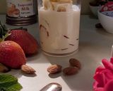 A picture of step 2 of Strawberry banana smoothie.