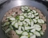 Foto langkah ke 3 dari resep Sayur Oyong Bakso Kuah Bening.