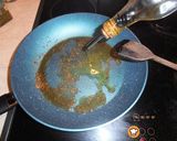 Φωτογραφία βήματος 3 της συνταγής Shakshuka. Αυγά σε σάλτσα ντομάτας