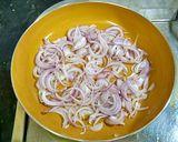 A picture of step 3 of Chicken Masala Sandwich.