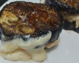 Foto del paso 7 de la receta: Bocaditos de berenjena🍆con queso🥯tomate y pollo🍅🍗🧀