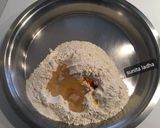 केसर पिस्ता मठरी (kesar pista mathri recipe in Hindi) रेसिपी चरण 1 फोटो