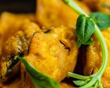 A picture of step 2 of Crispy basil pakora.