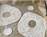 Foto del passaggio 5 della ricetta Pane svedese - knäckebröd