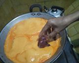 A picture of step 2 of Beef Rendang.