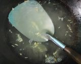 Foto langkah ke 1 dari resep Sup Telur Enoki.