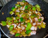 चिल्ली पराठा(Chilli paratha recipe in Hindi) रेसिपी चरण 7 फोटो