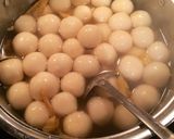 A picture of step 4 of Southern Vietnamese Sweet Rice Balls (Chè Trôi Nước Miền Nam).