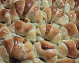 Foto del paso 8 de la receta: Medialunas de manteca😋