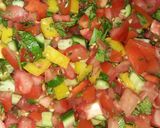 صورة لخطوة 1 من وصفة سلطة الخضار بدبس الرمان 😋
