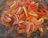 Foto langkah ke 6 dari resep Iwak Asin Telang Asam Manis Pedas.