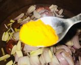 A picture of step 3 of Qeema fry.