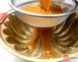 Foto langkah ke 7 dari resep Bolu Karamel atau Bolu Sarang Semut.