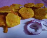 A picture of step 3 of Viazi karai.